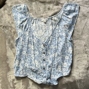 2/$20 AEO Blue Floral Off the shoulder top. size Medium